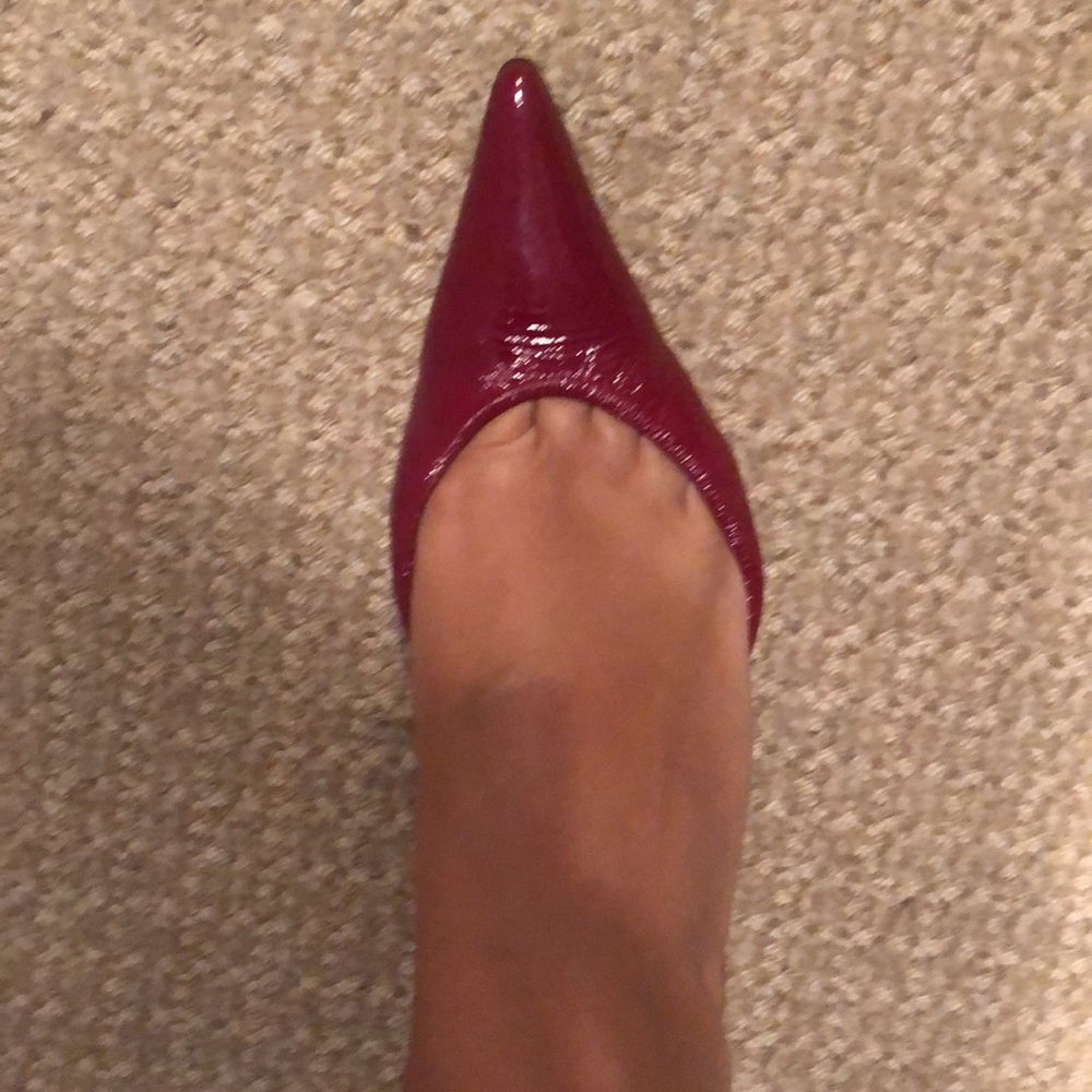 Pierre Hardy crimson patent kitten heels size 40.